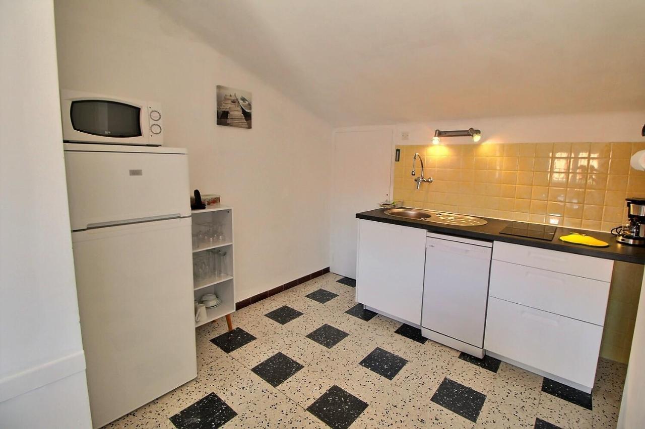 Meublé trois étoiles au premier étage d’une maison typique Saint-Cyprien  Exterior foto