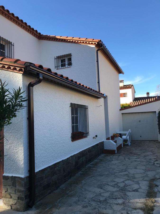 Meublé trois étoiles au premier étage d’une maison typique Saint-Cyprien  Exterior foto